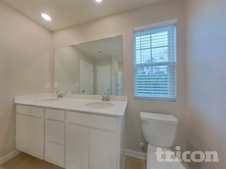 1423 Penrith Ct — Photo 11