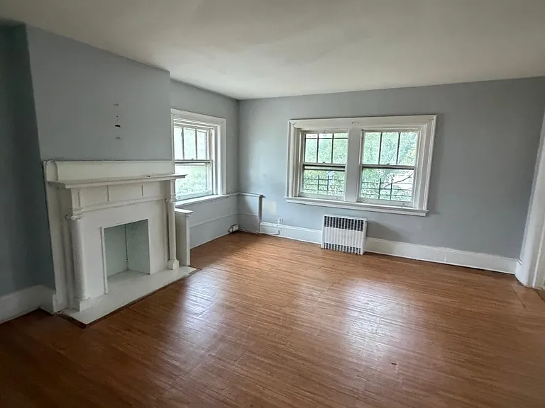 325 Roseville Ave #8-A — Photo 4