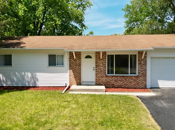 237 Kenilworth Dr, Bolingbrook, IL 60440