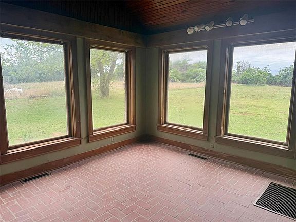 4th image of 5885 S Canadian Rd
