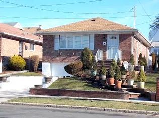 12-15 157th St, Whitestone, NY 11357