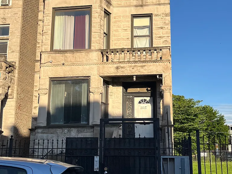 1124 S Richmond St #3 — Photo 1