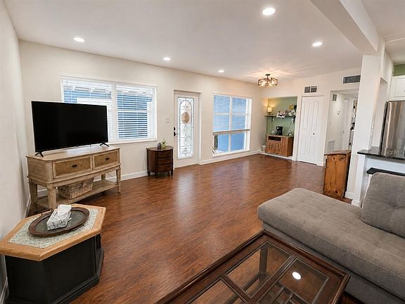 4th image of 1004 DARTMOUTH DRIVE