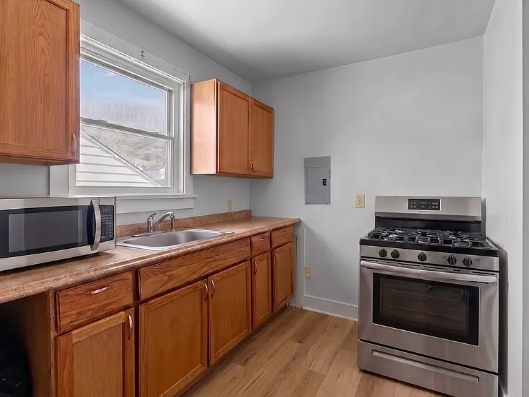 833 Stanton Ave #3 — Photo 6