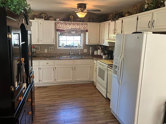4th image of 516 Maple St