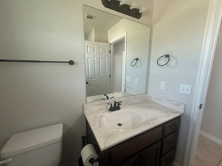 11309 NW 99th St — Photo 31