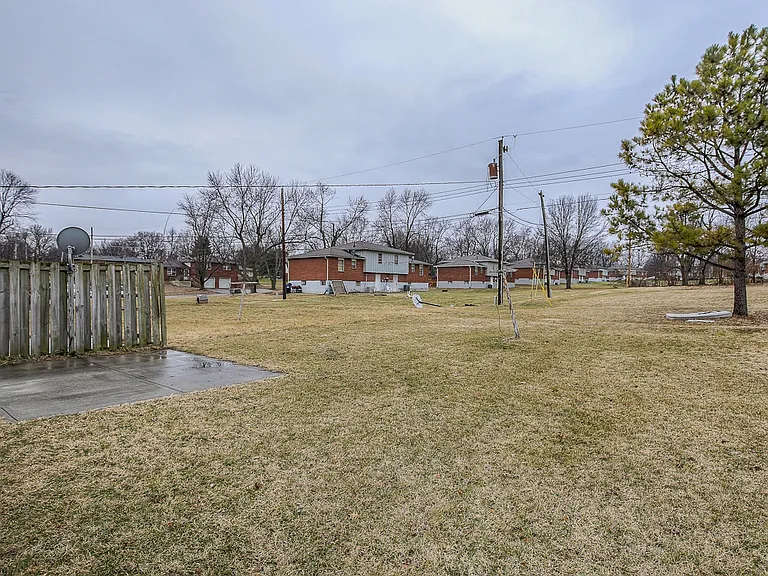 514 NE Corder St #B — Photo 31