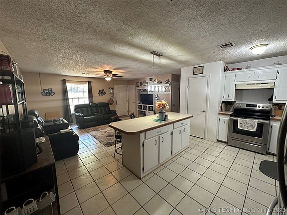 3rd image of 803 6th St