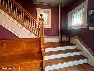 5th image of 621 E Dewart St