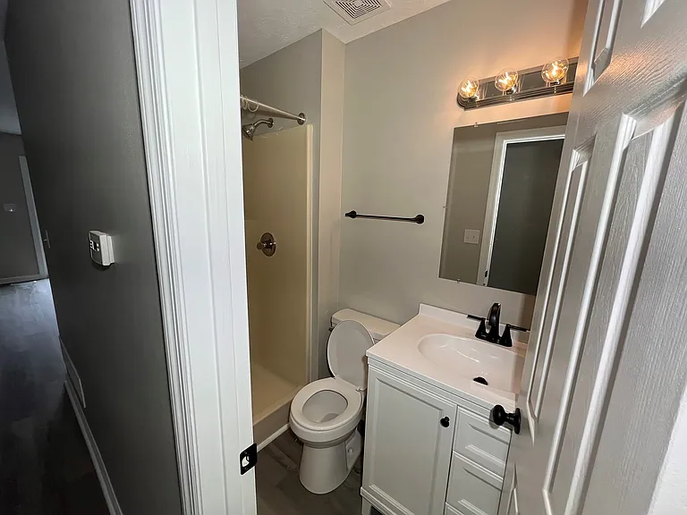 112 Lakeview Dr — Photo 8