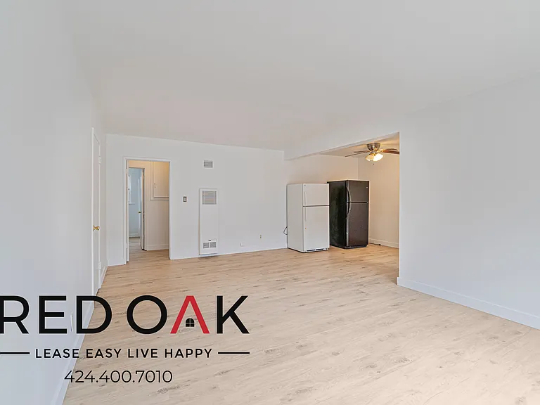 3925 Roxanne Ave #4 — Photo 4
