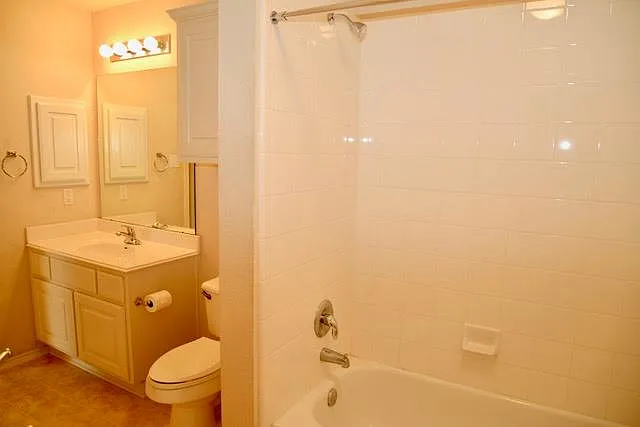 138 Chestnut Ct — Photo 22