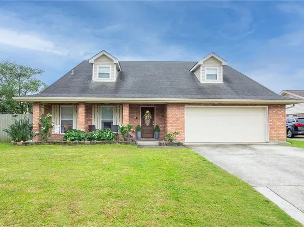 111 Seven Oaks Ct, Destrehan, LA 70047
