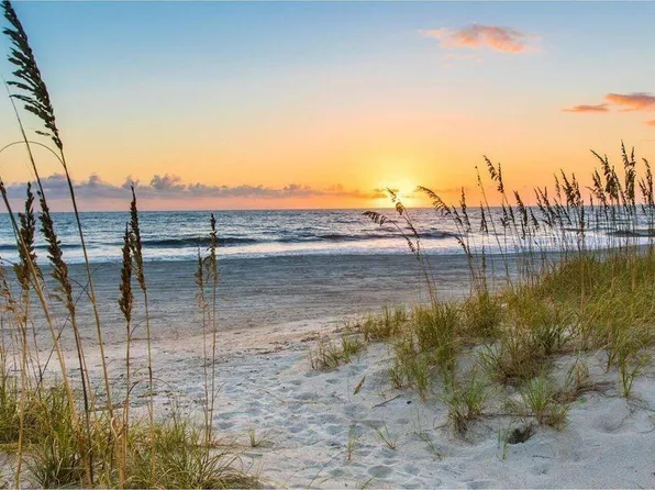 10 Tradewind Ln, Saint Helena Island, SC 29920