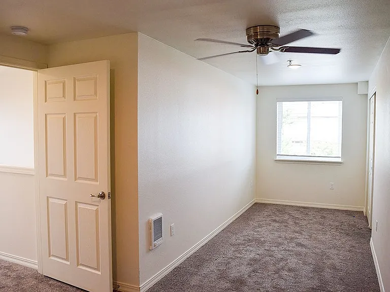 5120 N Lombard St — Photo 63