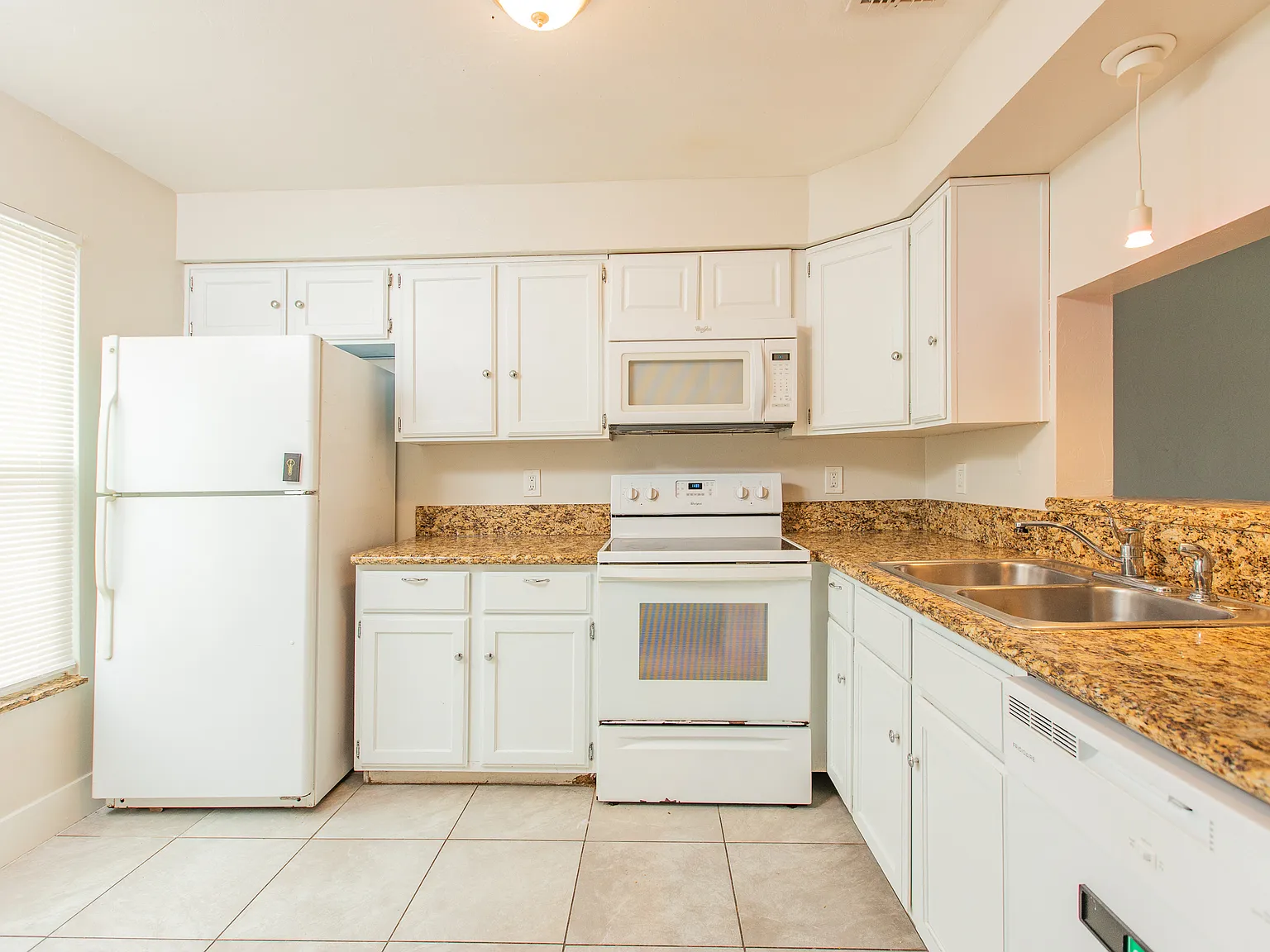 4 bed, 1620 sqft, $1,800 — Photo 3