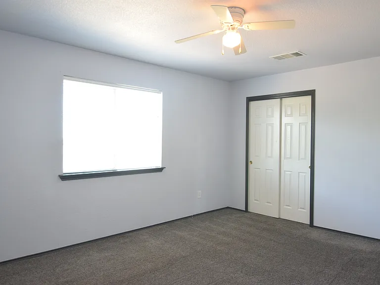4903 Golden Gate Dr — Photo 20