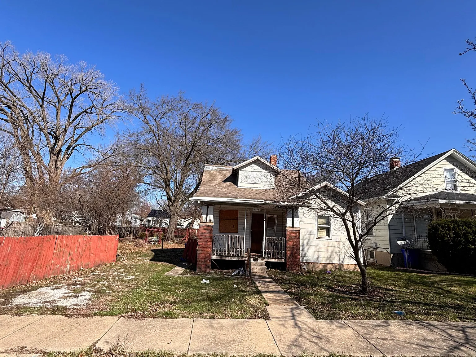 2 bed, $495 — Photo 1