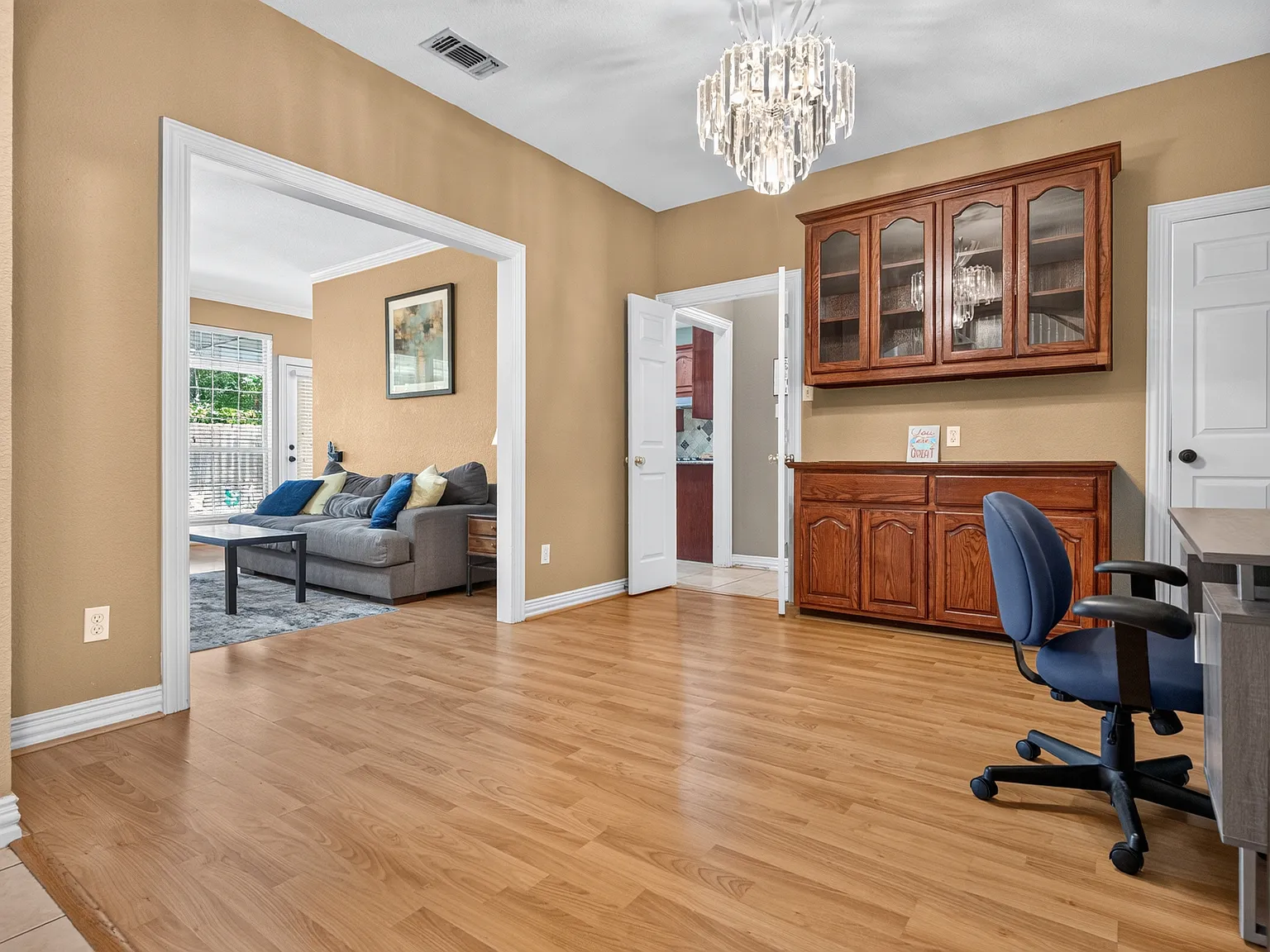 5 bed, 2947 sqft, $4,000 — Photo 4