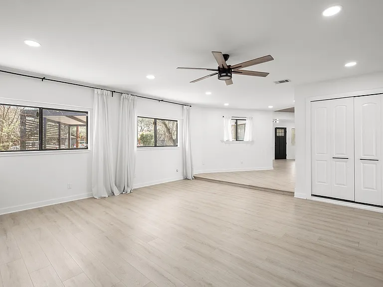 5504 Kings Hwy — Photo 8
