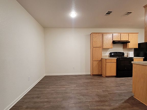 5th image of 402 Bonnie Dr #A