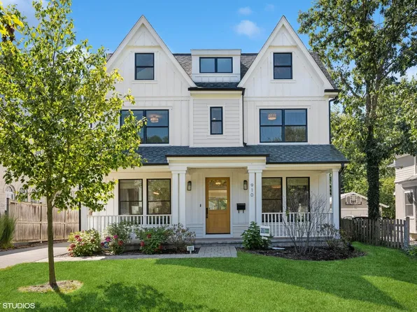910 Oak St, Winnetka, IL 60093