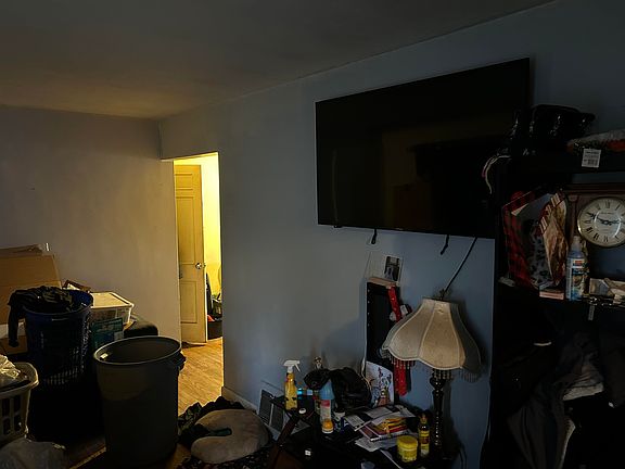 3rd image of 1607 Macarthur Dr