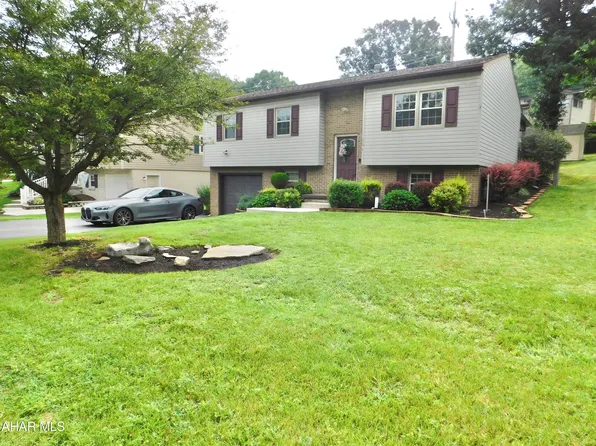 213 E 21st Ave, Altoona, PA 16601