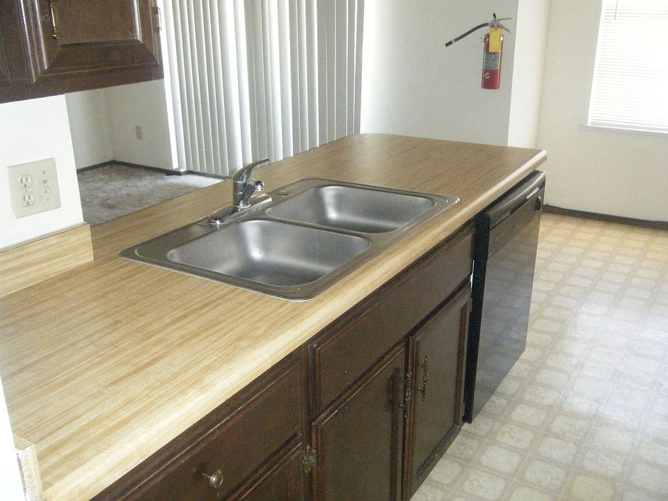 2nd image of 2303 N Grand Ave APT H