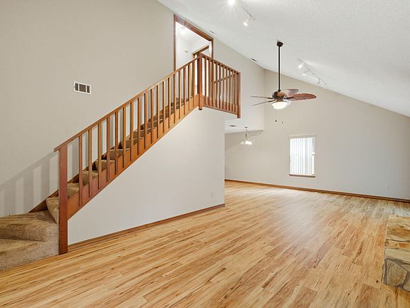 4th image of 84 Hidden Cove Ct