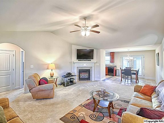 5th image of 309 Saddlegate Dr NW