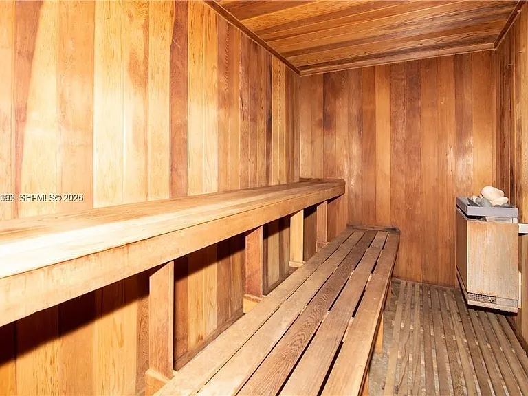 2715 N Ocean Blvd #2E — Photo 33