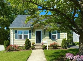 185 Roosevelt Pl, Maywood, NJ 07607