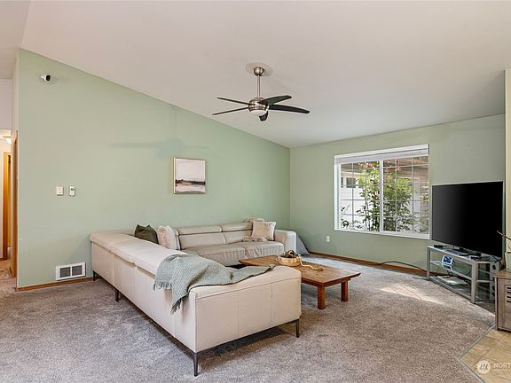 4th image of 2131 E Saint Andrews Drive