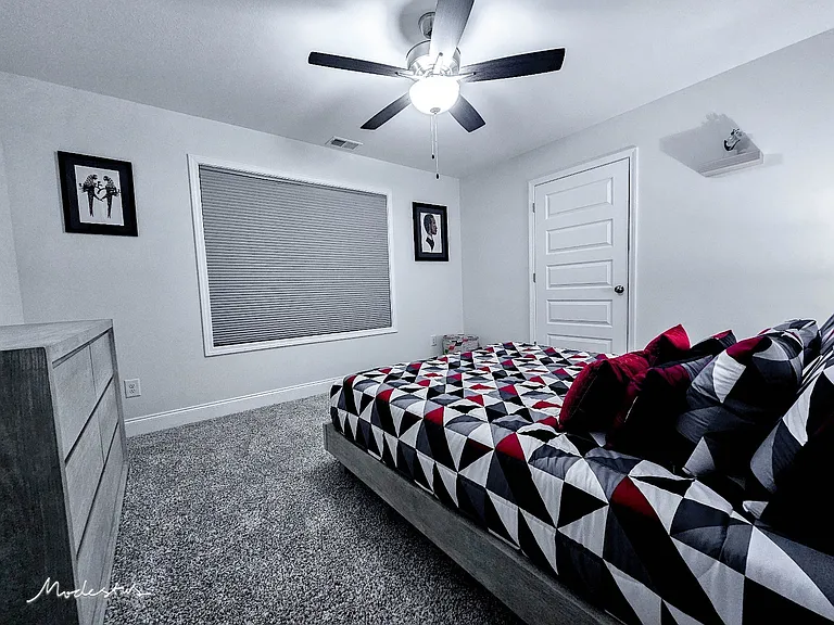 1718 Oak Forest Dr — Photo 33
