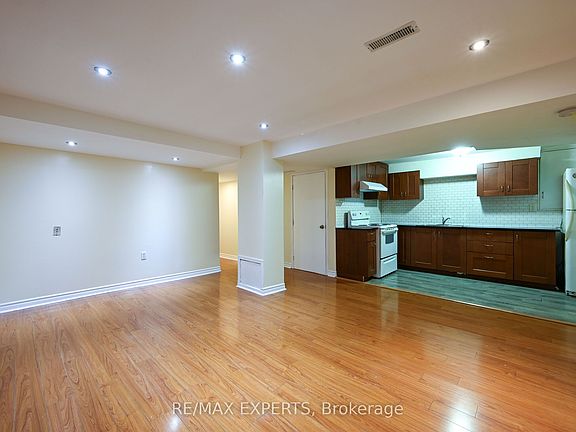 5th image of 32 Morton Way