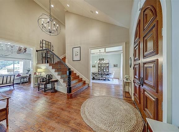 3rd image of 1200 Saddlebrook Way