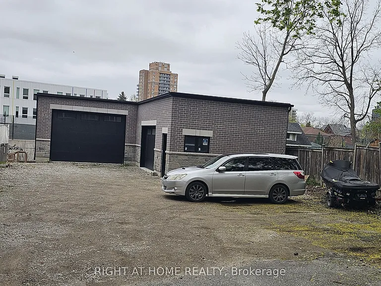 154 Rosemount Ave — Photo 10