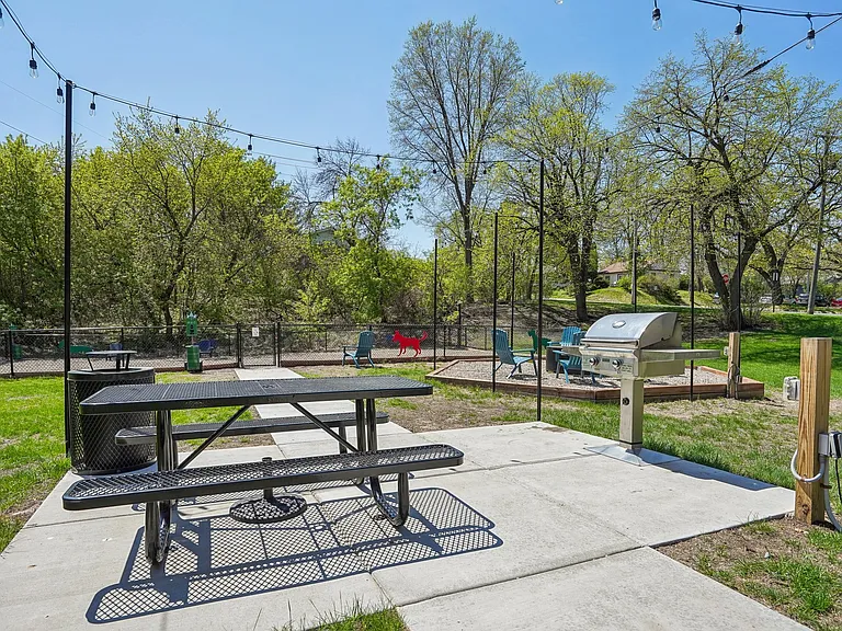 Park West Apartments, LLC — Photo 8