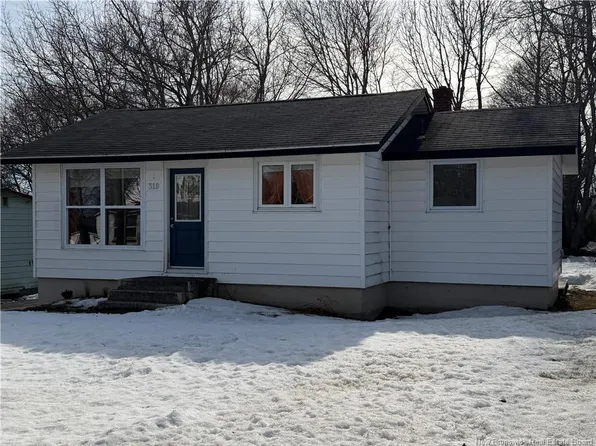 319 McKay St, Miramichi, NB E1V 2C2