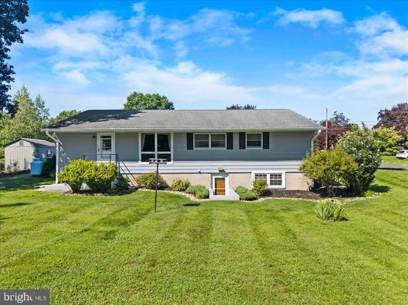 200 Huston Ave, Stroudsburg, PA 18360