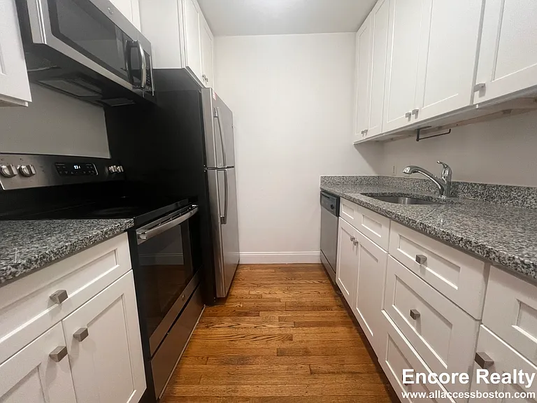 772 Columbus Ave #2 — Photo 13