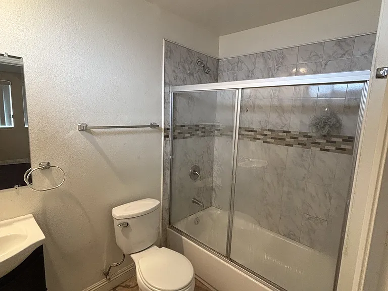 616 E 84th Pl #616 — Photo 4