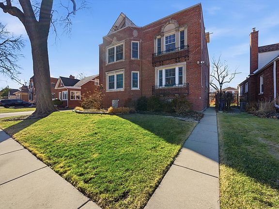3rd image of 9908 S Bell Ave