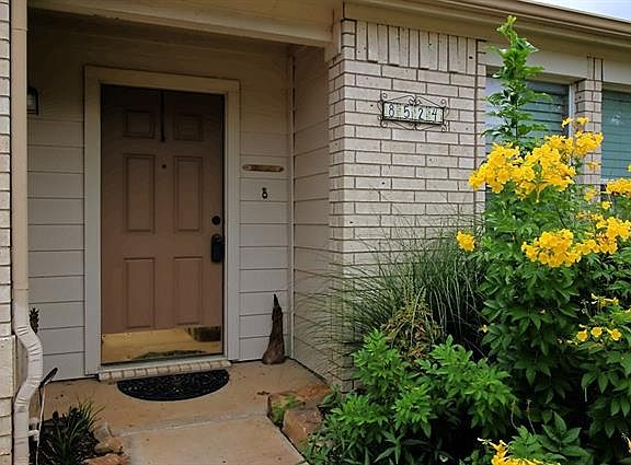 3rd image of 8524 Horse Whisper Ln