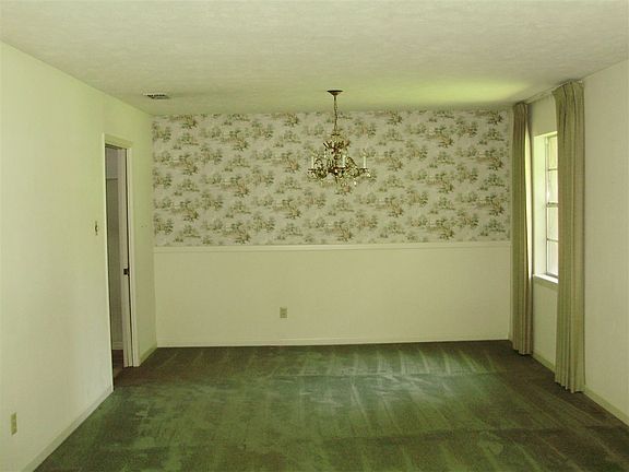 3rd image of 614 Camille Dr