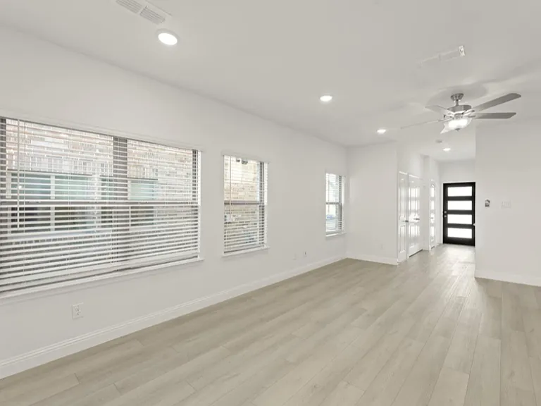 1072 Happy Holly Rd — Photo 3