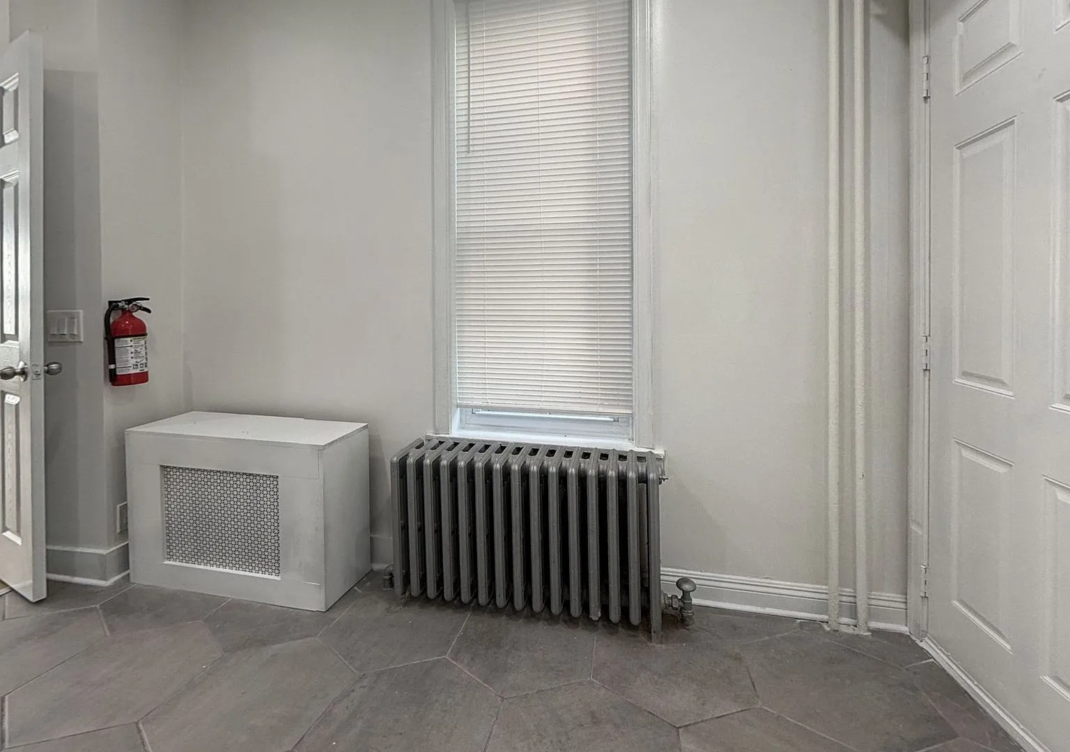 2915 Wilder St., 3 bedrooms, 1.5 bathrooms Home — Photo 4