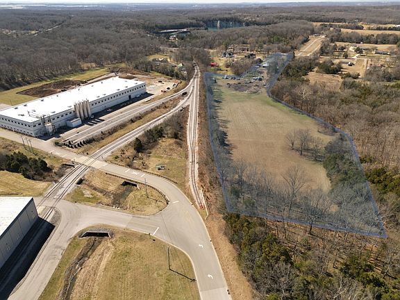 3rd image of 475 Quarry Rd