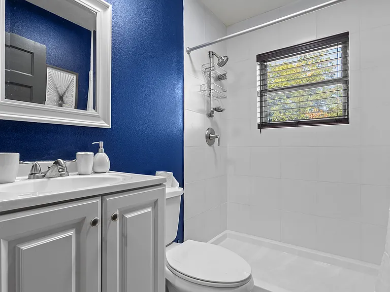 2321 Lawrence St — Photo 20